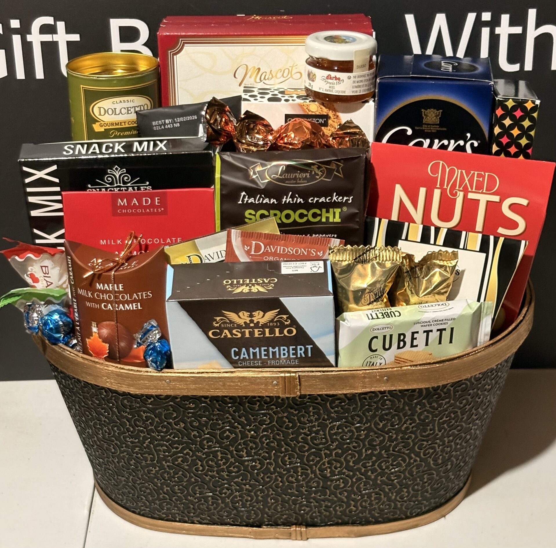 Popcorn basket